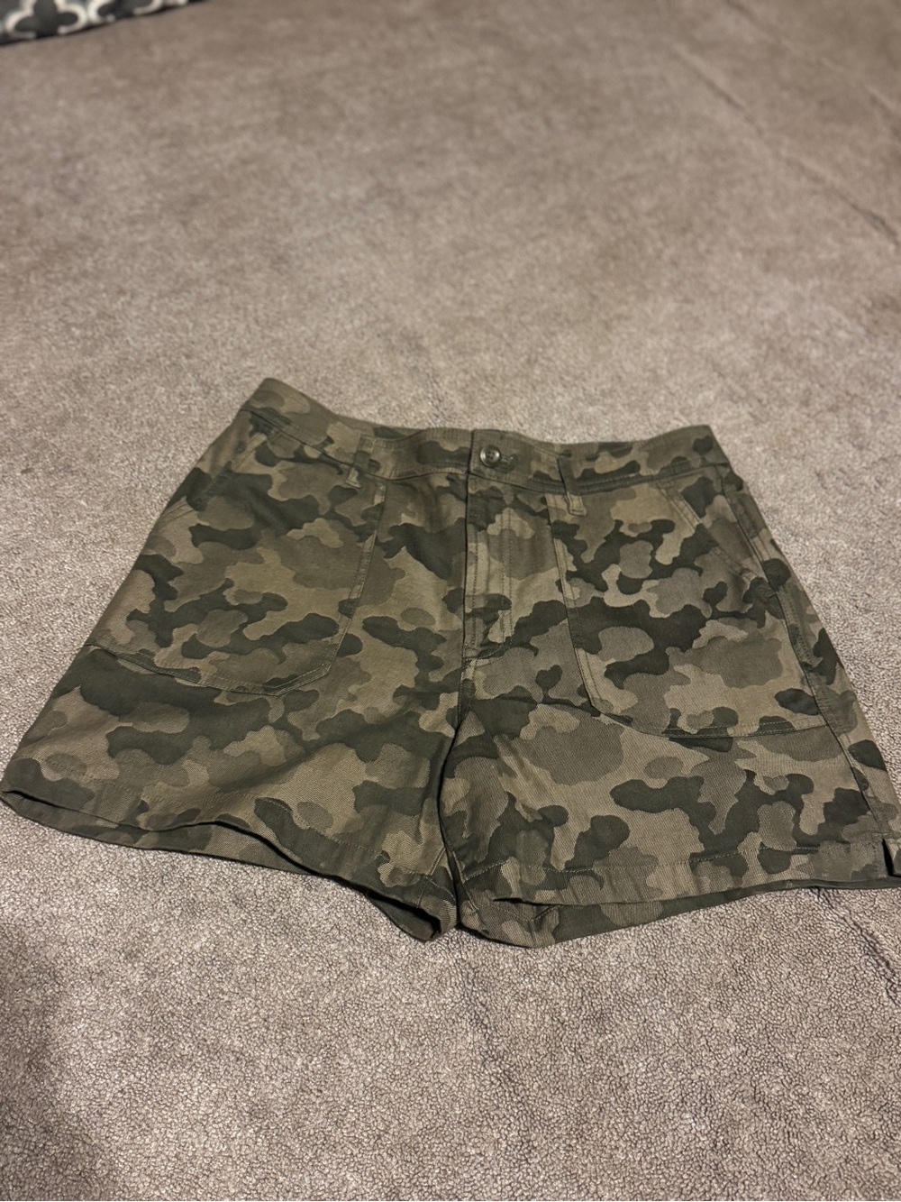 J. Crew Camo Camo Utility Shorts - Olive & Dark Green Size 8